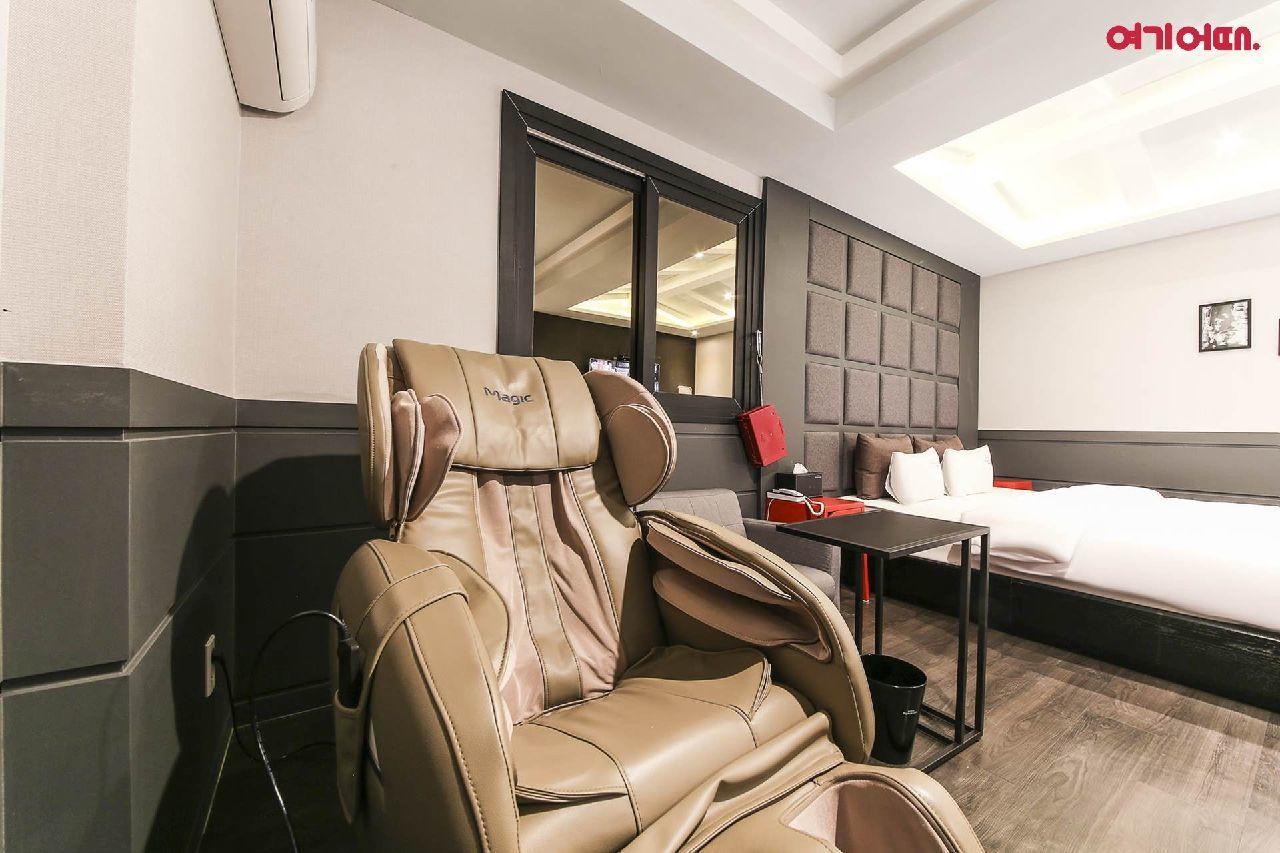 French Code Hotel Changwon Εξωτερικό φωτογραφία