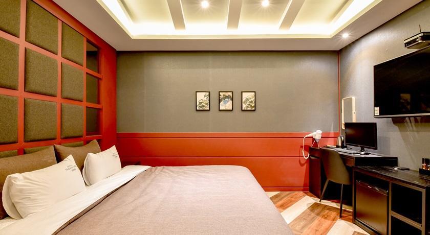 French Code Hotel Changwon Εξωτερικό φωτογραφία