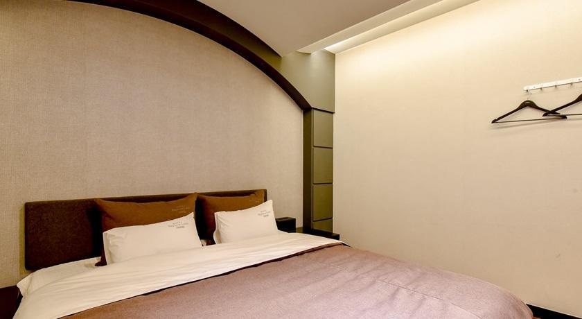 French Code Hotel Changwon Εξωτερικό φωτογραφία