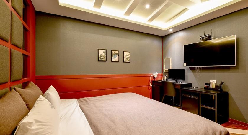 French Code Hotel Changwon Εξωτερικό φωτογραφία
