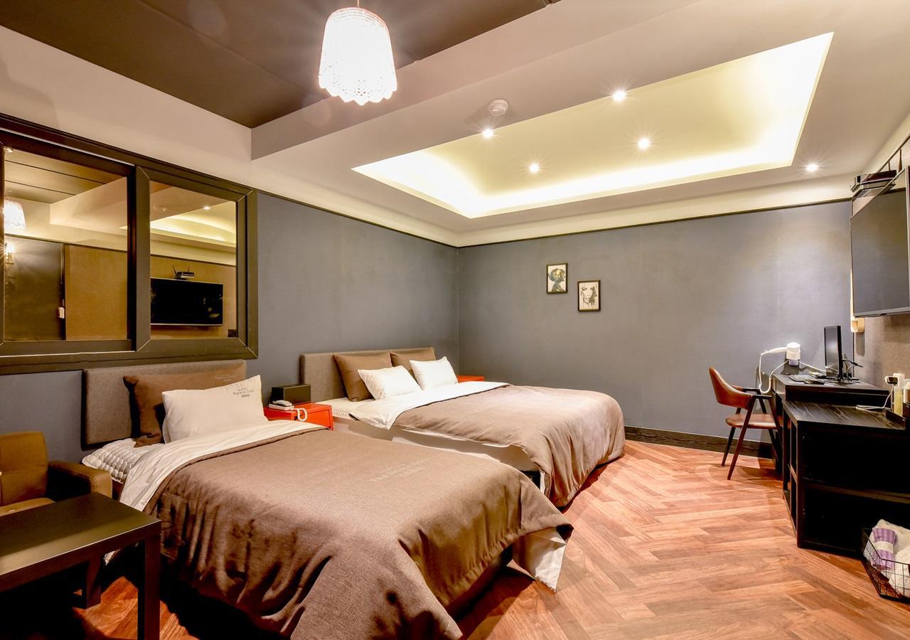 French Code Hotel Changwon Εξωτερικό φωτογραφία