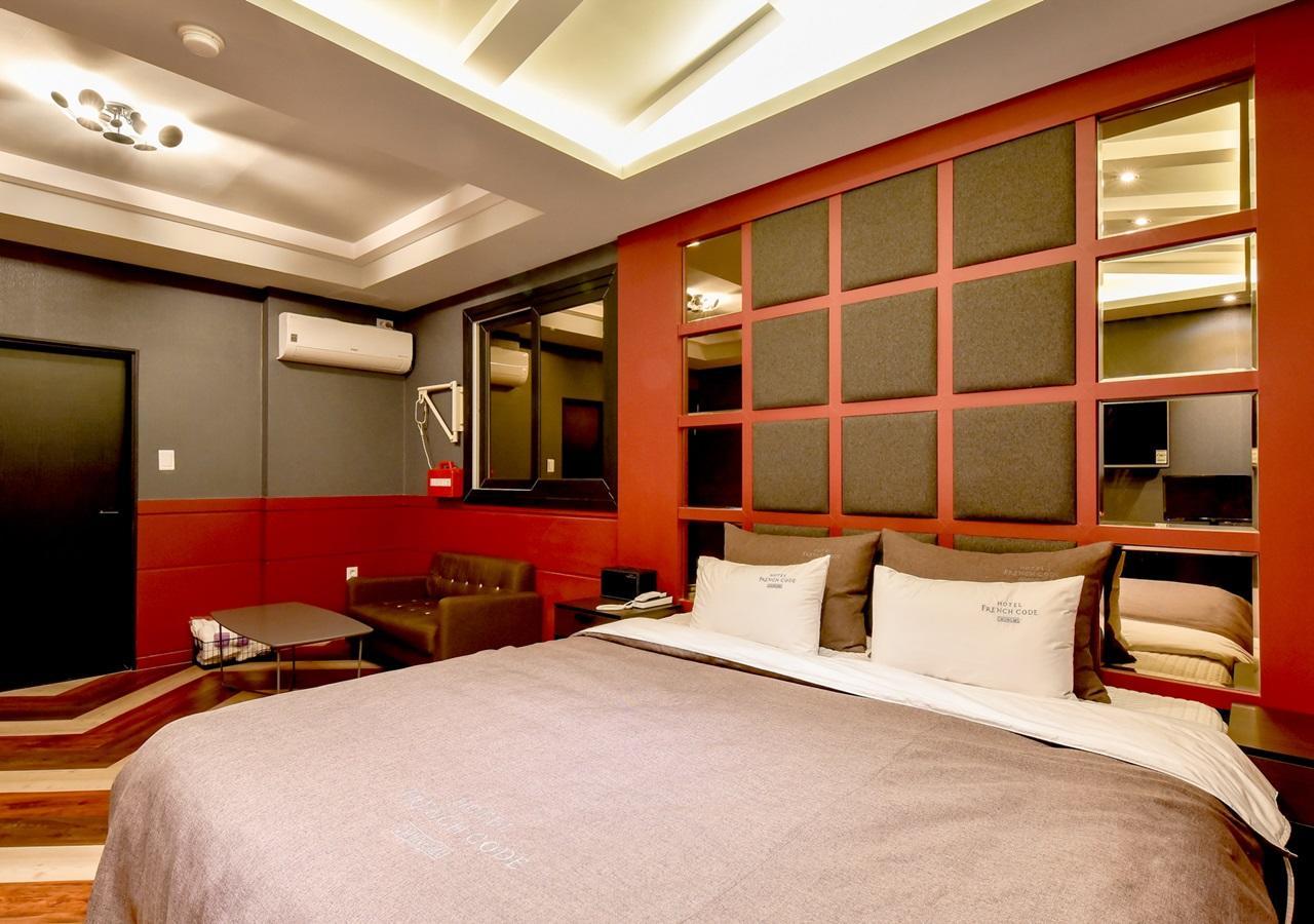 French Code Hotel Changwon Εξωτερικό φωτογραφία