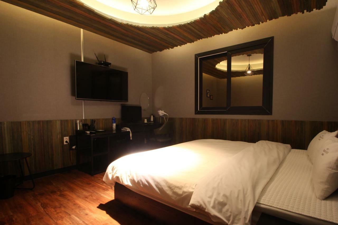 French Code Hotel Changwon Εξωτερικό φωτογραφία