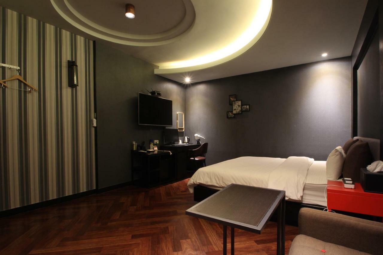French Code Hotel Changwon Εξωτερικό φωτογραφία