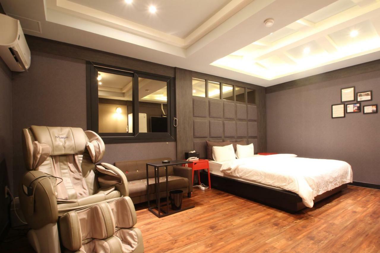 French Code Hotel Changwon Εξωτερικό φωτογραφία