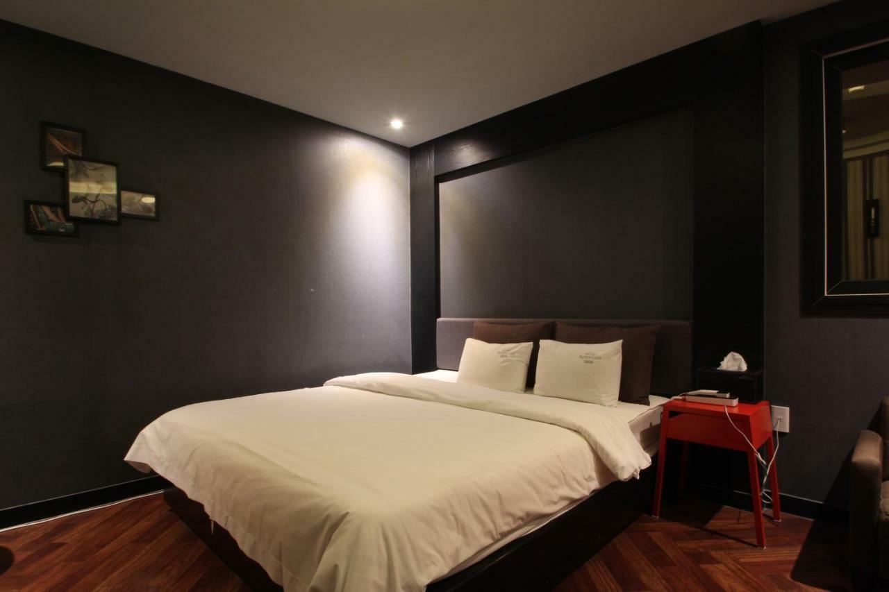 French Code Hotel Changwon Εξωτερικό φωτογραφία