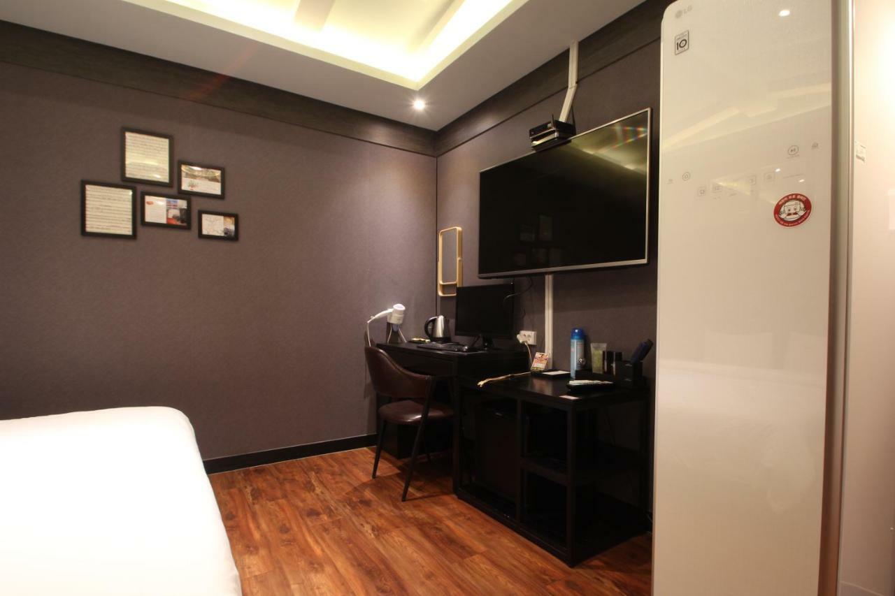 French Code Hotel Changwon Εξωτερικό φωτογραφία