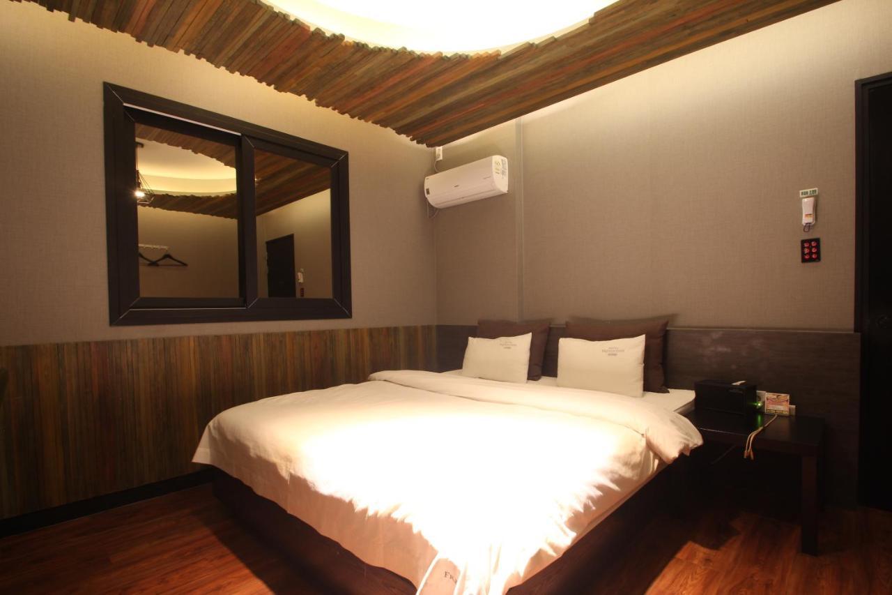 French Code Hotel Changwon Εξωτερικό φωτογραφία